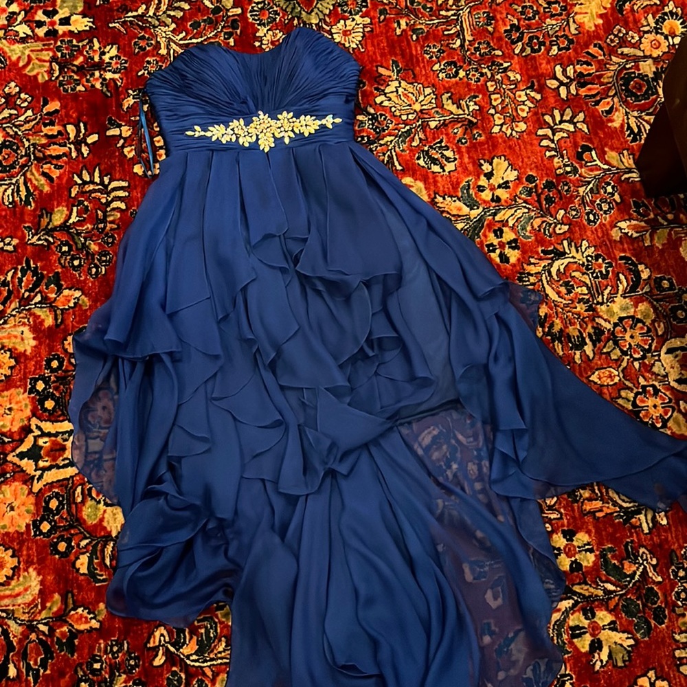 Royal blue high low gown with straps👗
